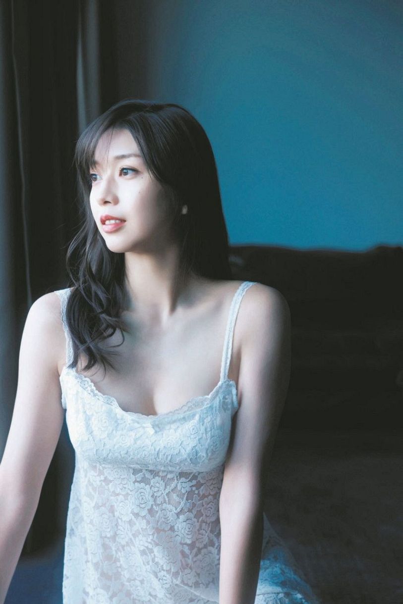 ◇牧野真莉愛の写真集から水着＆ランジェリー姿の先行カット【写真