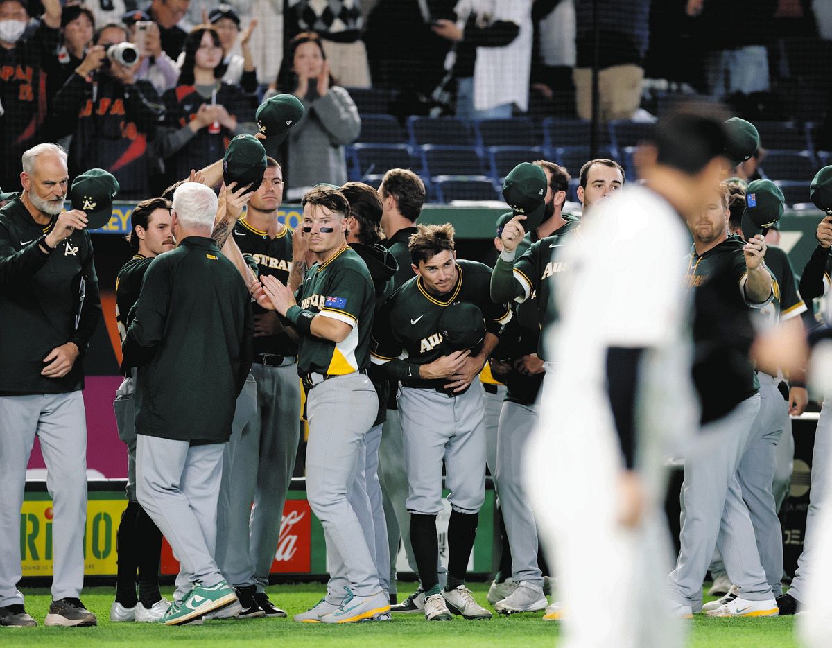 WBC】オーストラリア、侍ジャパンとの「天覧試合」で天皇陛下にサイン