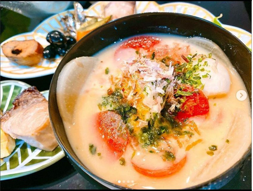 写真】藤原紀香の白みそ雑煮：中日スポーツ・東京中日スポーツ