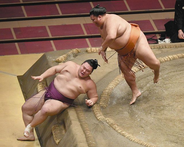 朝乃山 キーホルダー 必勝祈願 土俵の土 見よ