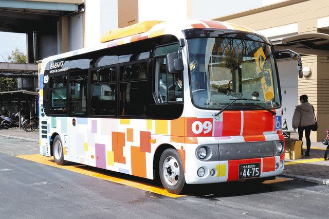 みよし「さんさんバス」新車両お披露目 ４月の路線再編控えイベント：中日新聞Web