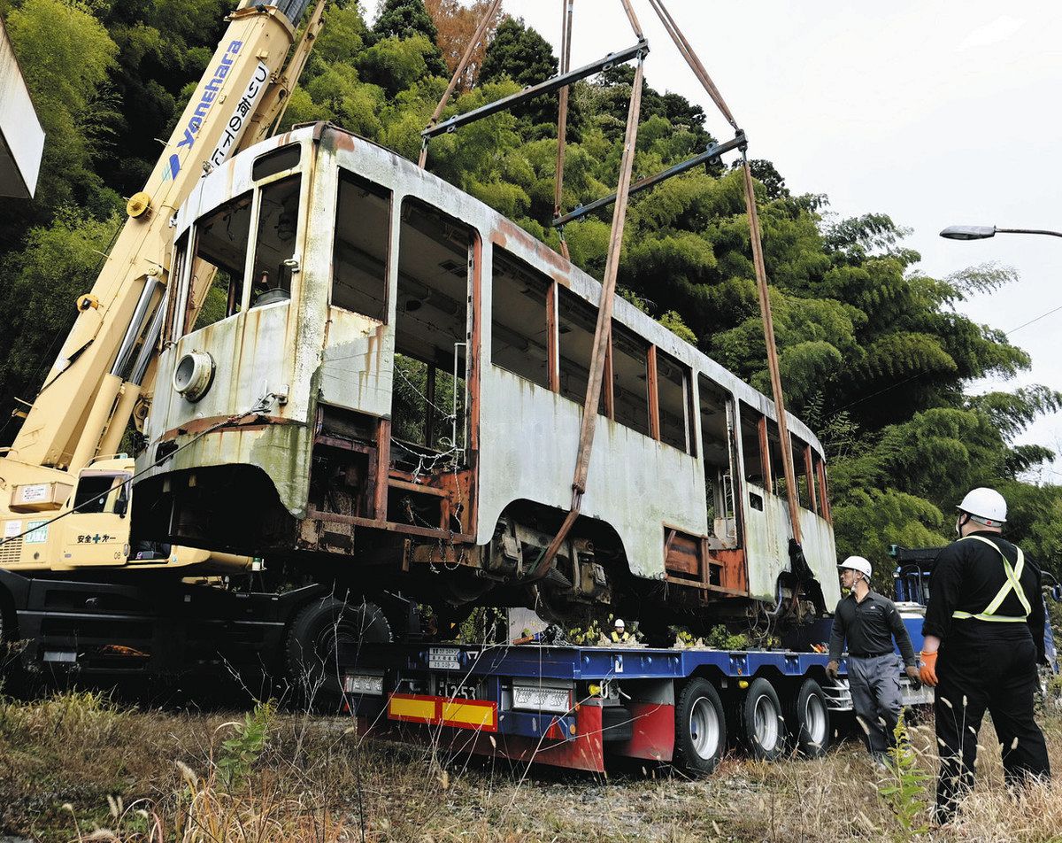 金沢ー岐阜ー福井ー白山ー高岡ー美濃 流浪の金沢市電“終着” 解体寸前