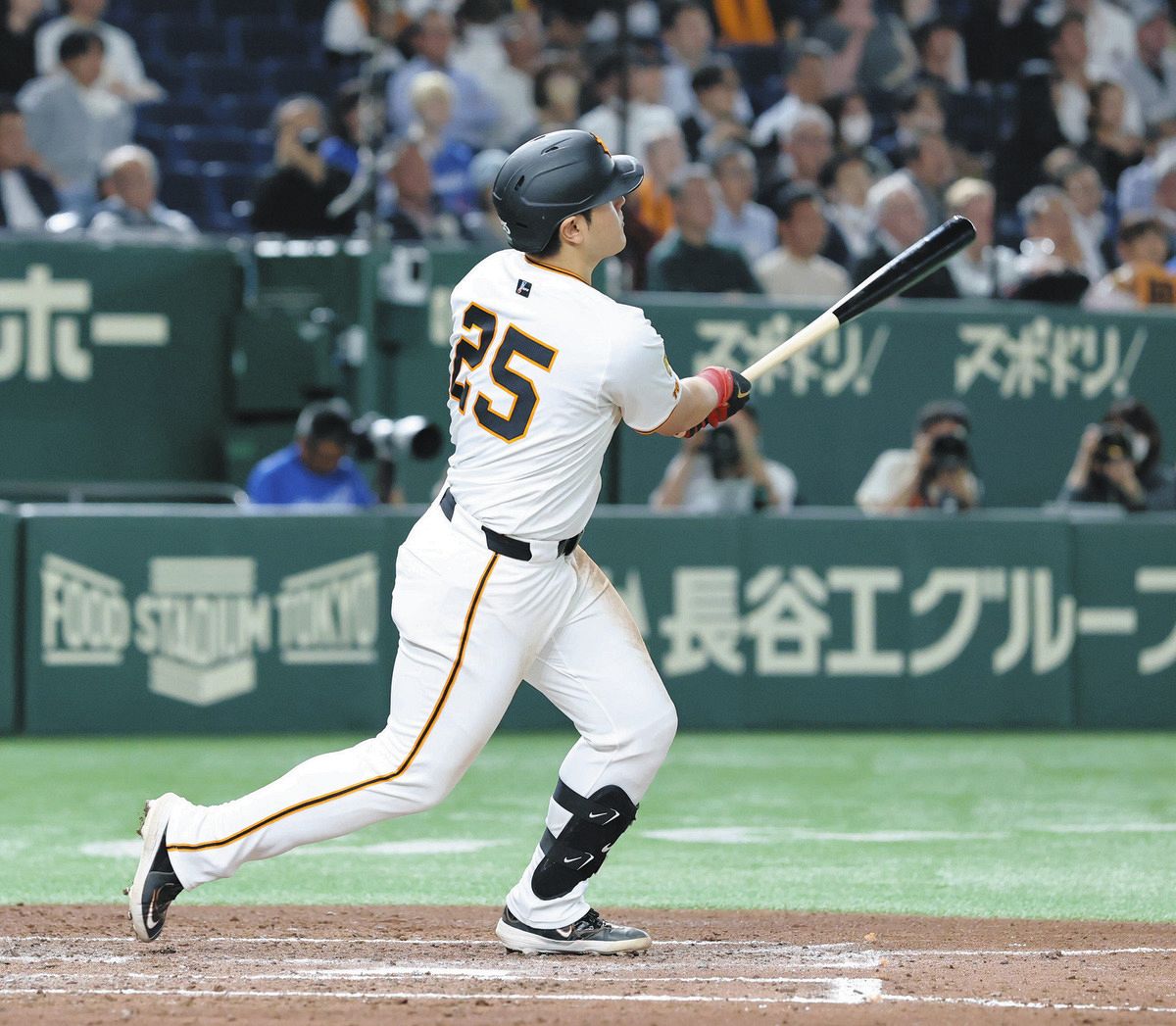 巨人・岡本和真、先制打＆7号2ランで序盤に4打点 三冠王ペースで