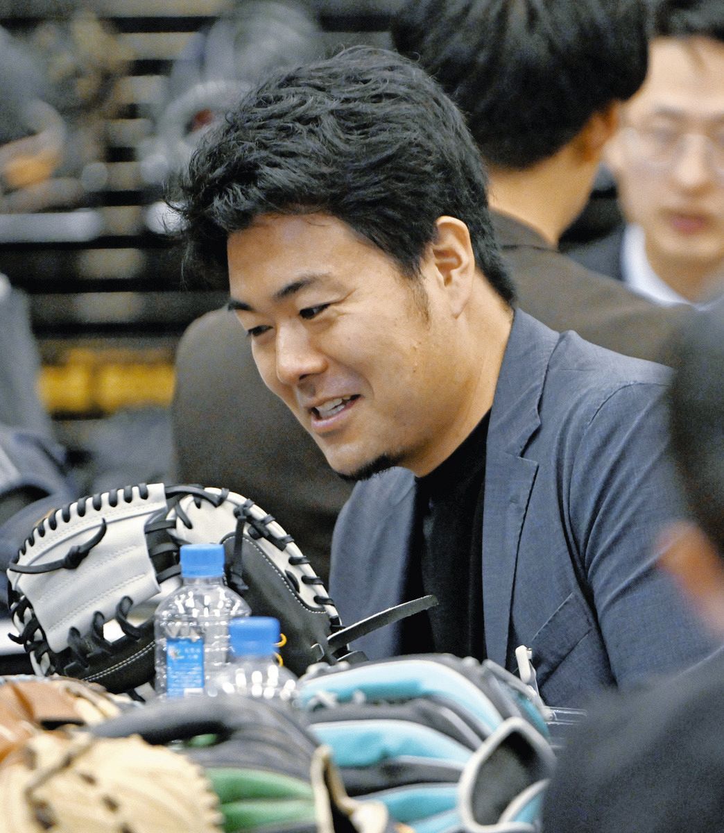 中日・木下拓哉、来季は自身初のグレーミット「キャンプで使って試合用