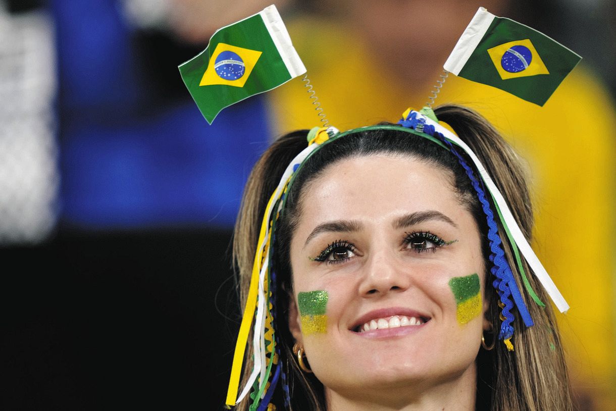 写真複数 ブラジルの美女サポーター 中日スポーツ 東京中日スポーツ