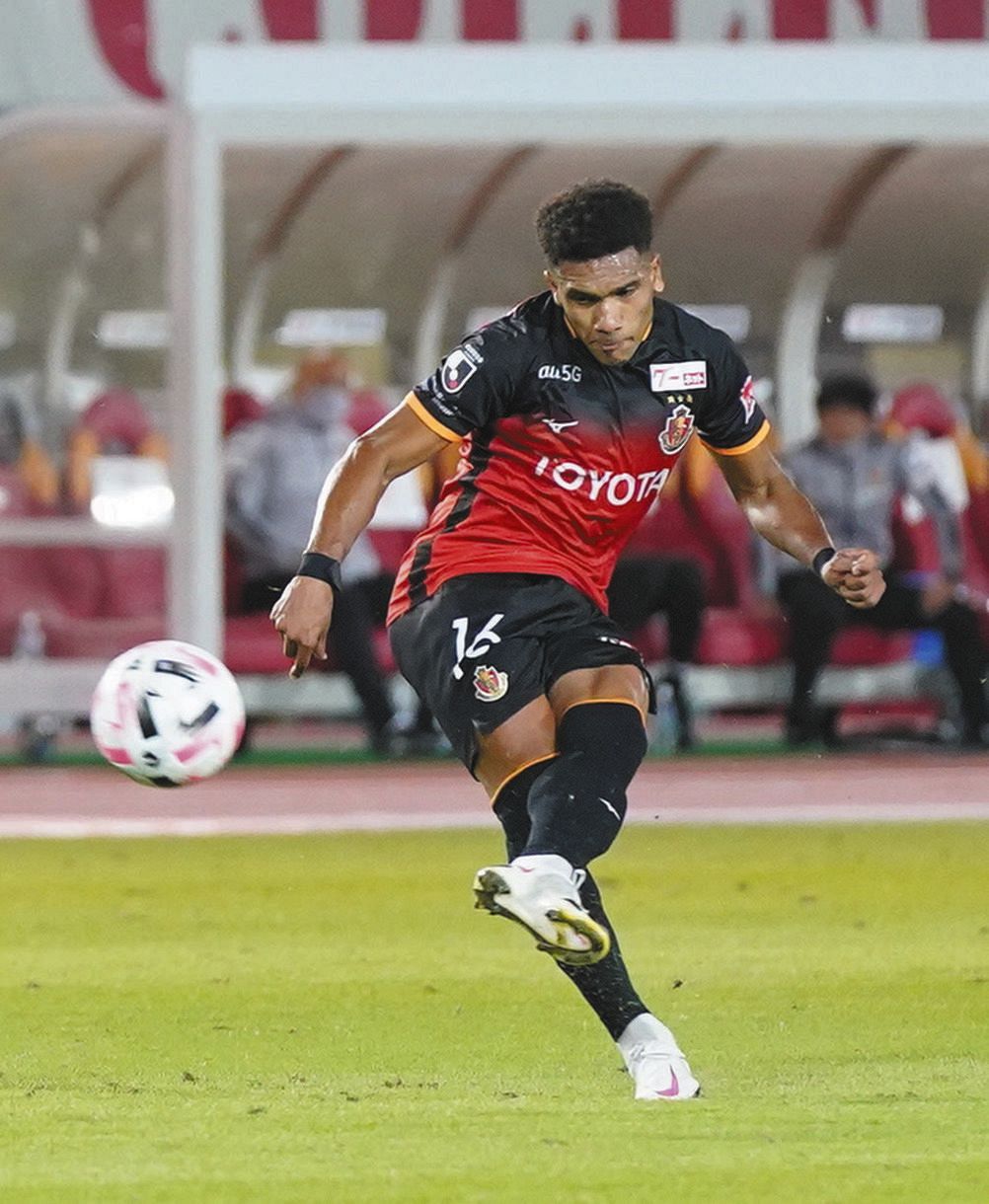 J1名古屋 マテウスが高速fkで今季5点目 札幌gk 体感したことのないようなシュートスピード 中日スポーツ 東京中日スポーツ