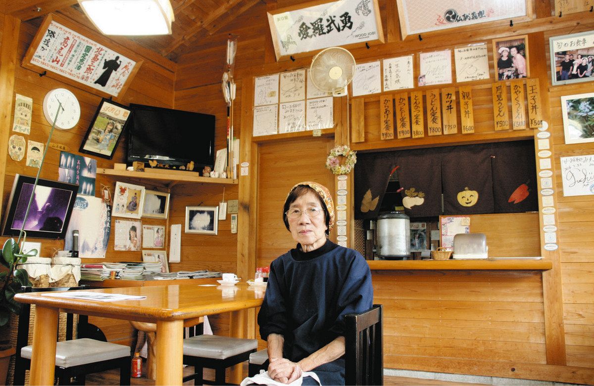 映画「WOOD JOB！」とのグッドな縁 77歳女性店主が1人で切り盛り
