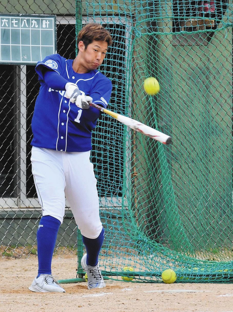 中日 京田がソフトボール特打でタイミング改善 距離が近いので 立浪コーチの発端で 球技コラボ 実現 中日スポーツ 東京中日スポーツ