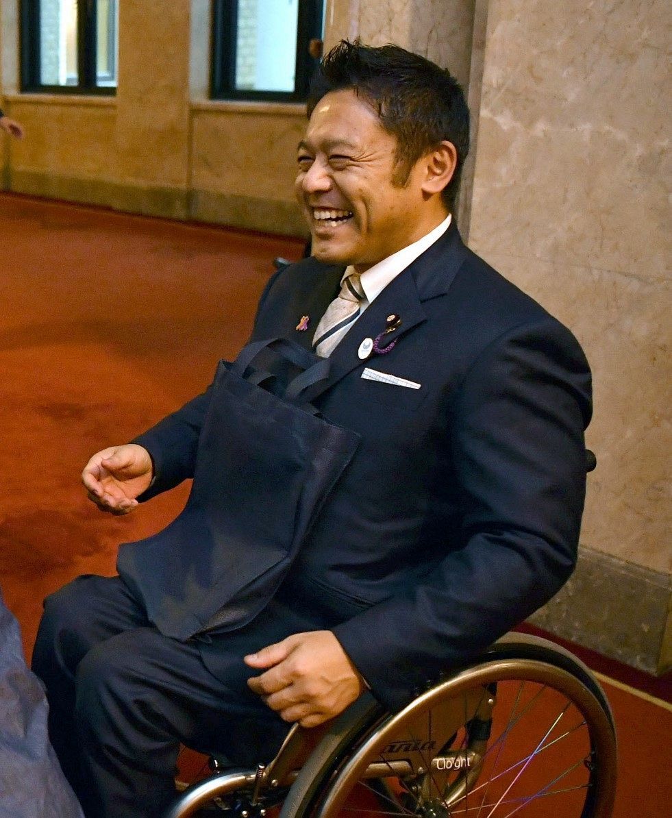車椅子 議員