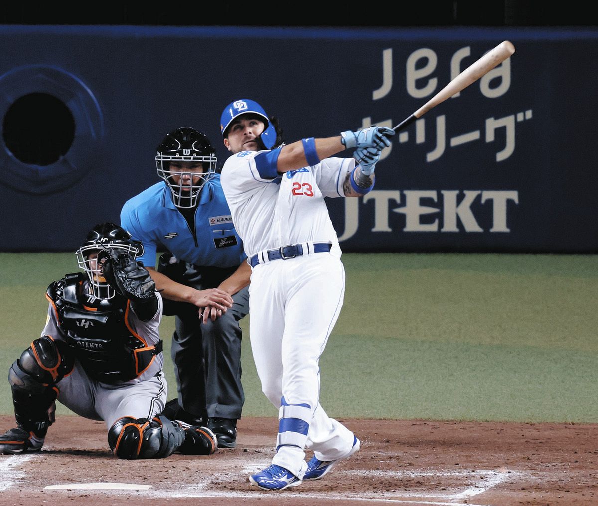 中日の新外国人・チェイビス、豪快アーチで竜党の心わしづかみ！『初