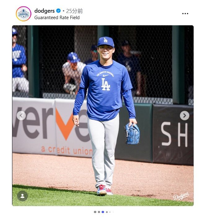 実際の投稿】山本由伸を撮るスコット お茶目なポーズ、やさしい表情を