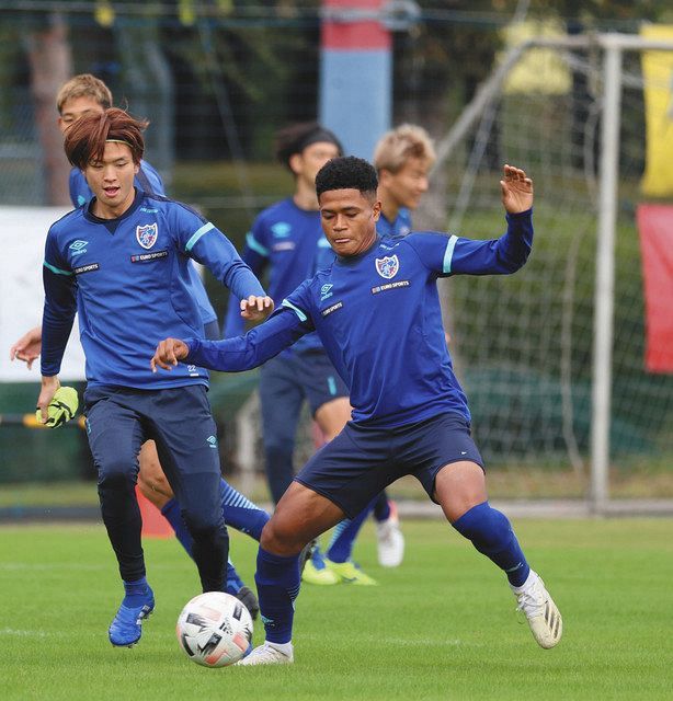 fc東京 バングーナガンデは将来有望の19歳df 勝負にこだわるプレーを 課題は 声掛け 中日スポーツ 東京中日スポーツ fc東京 バングーナガンデは将来有望の19歳df 勝負にこだわるプレーを 課題は 声掛け 中日スポーツ 東京中日スポーツ