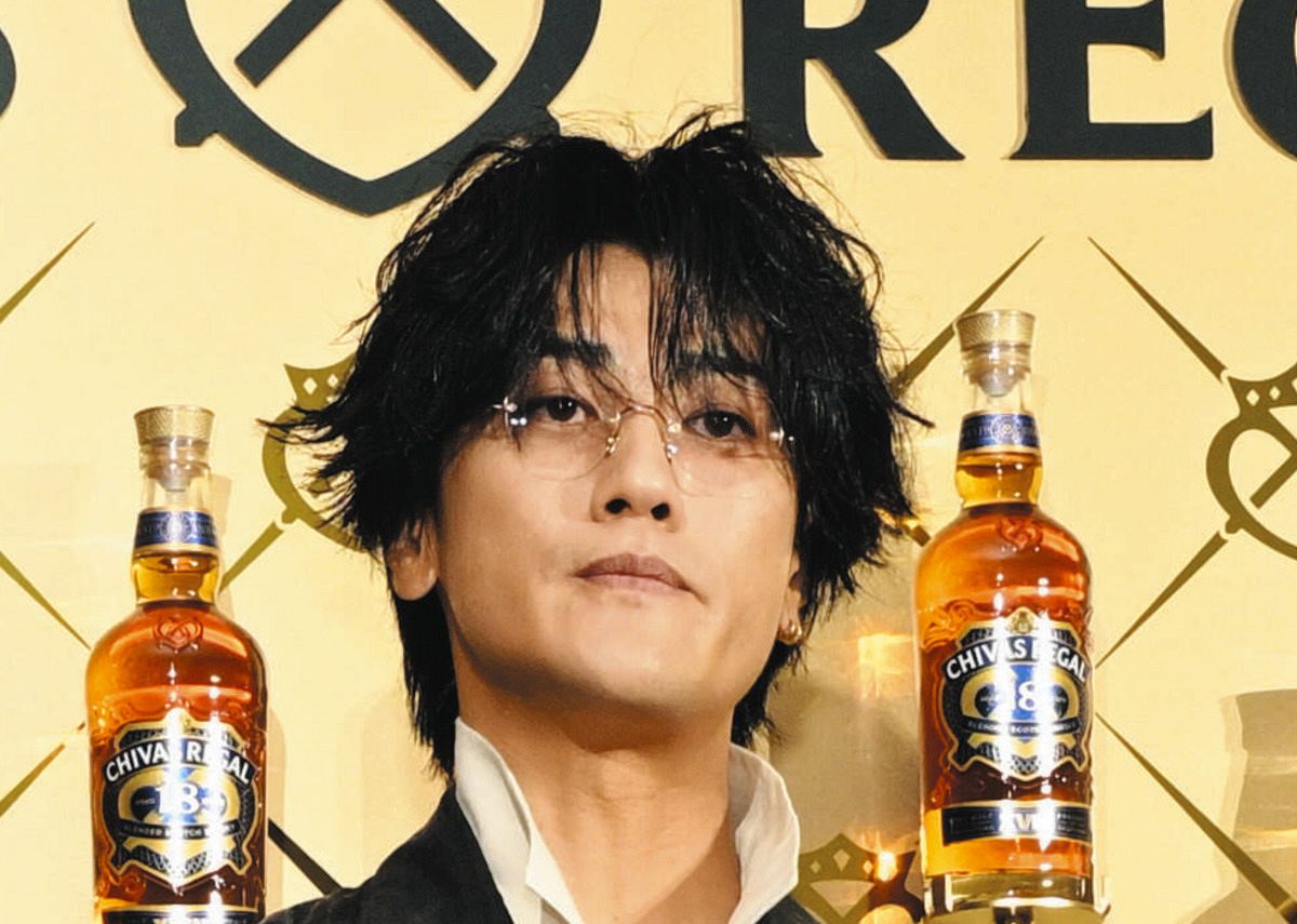 元『KAT－TUN』赤西仁、突然投稿の若かりし頃の父親写真が話題 ”ビー