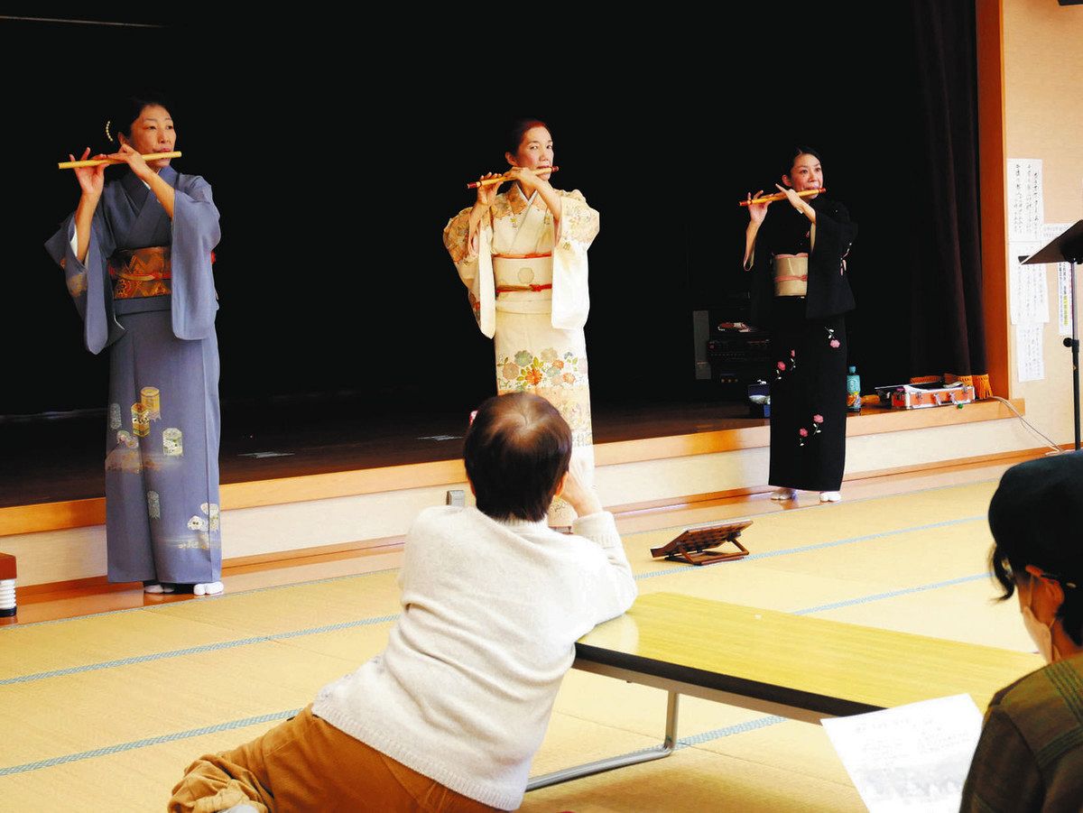 しの笛トリオ 和みの音 うさぎ会 金沢で慈善演奏会:北陸中日新聞Web