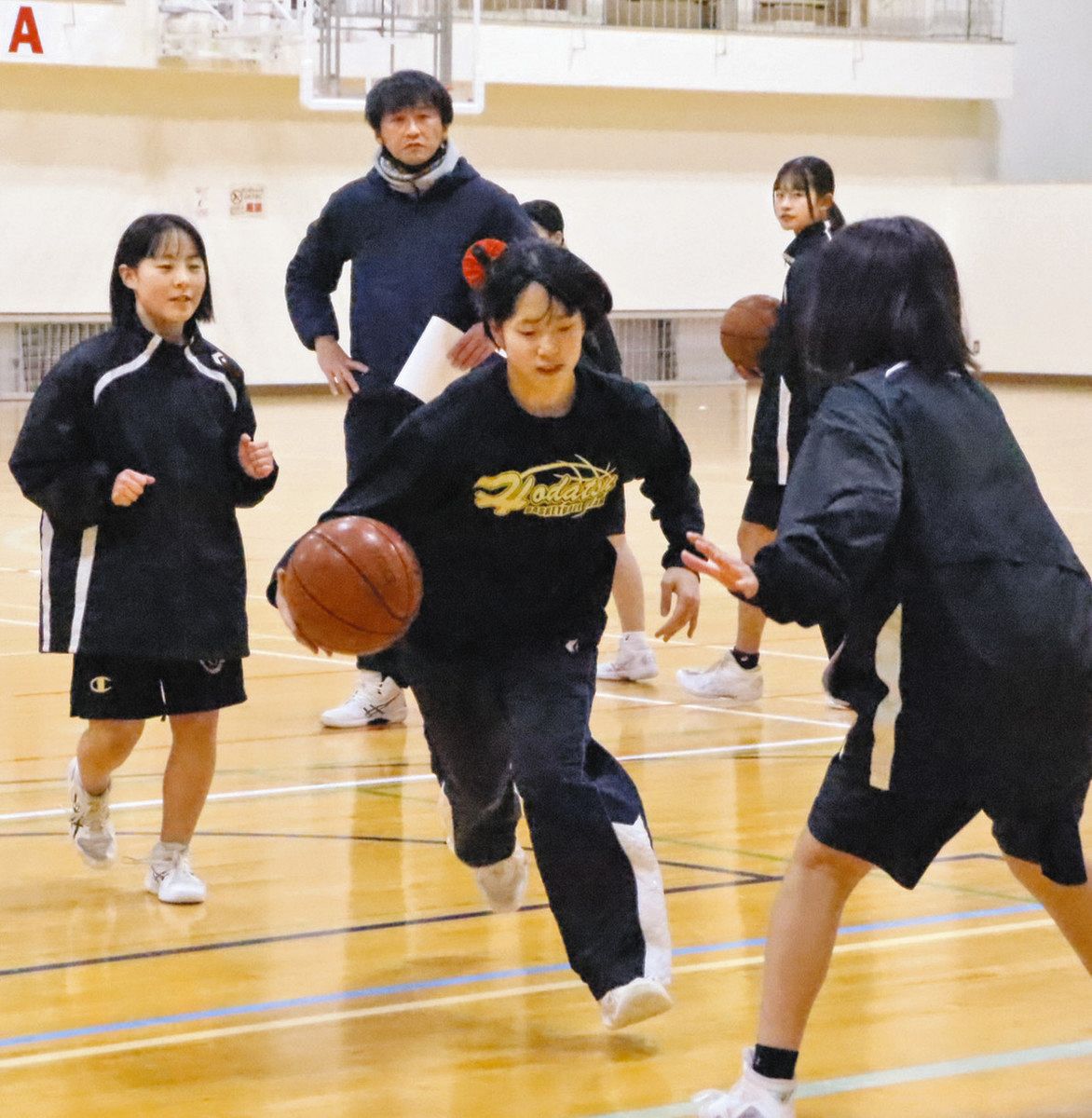 ストア 中学生 バスケ部 ジャージ姿