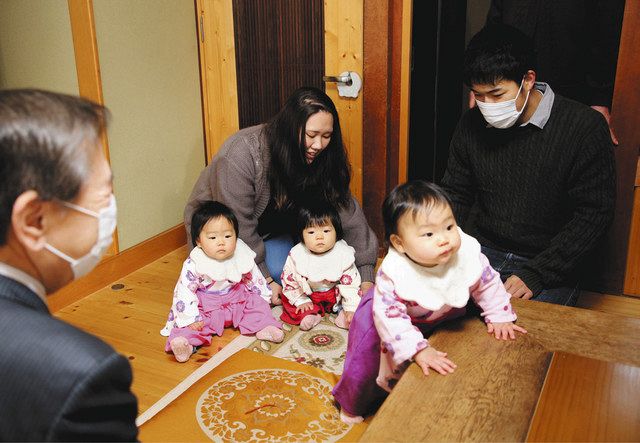 三つ子 すくすく１歳 津幡 河原さん 町がお祝い 北陸中日新聞web
