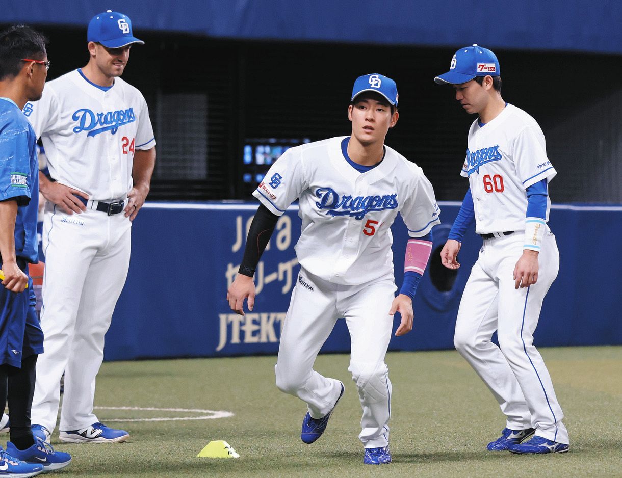 中日ドラゴンズ　上林誠知選手　3点セット 中日ドラゴンズ 上林 誠知 選手情報 プロ野球｜スポーツ情報はd