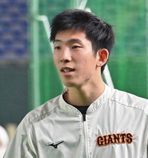 巨人 戸郷にアクシデント 打撃練習中に頭部にボール直撃 大事に至らず 27日の予告先発に名を連ねる 中日スポーツ 東京中日スポーツ