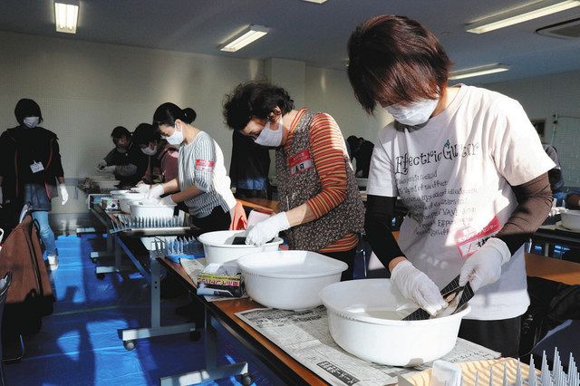 写真洗浄 可児に広がれ 被災地支援へ手順学ぶ講座 中日新聞web