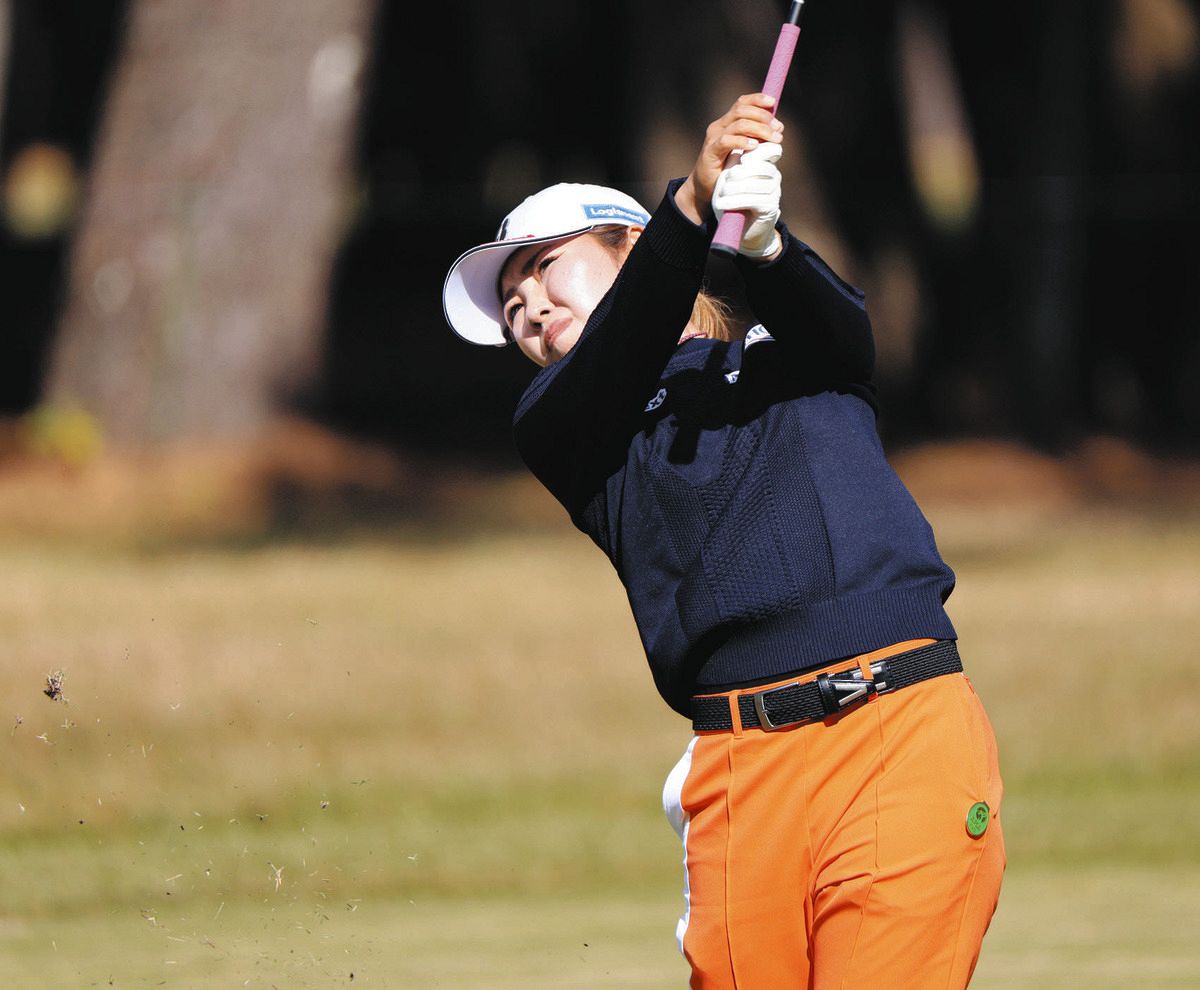 古江あやかプロ直筆サイン入ボール1個とサイン印刷11個の合計12個です