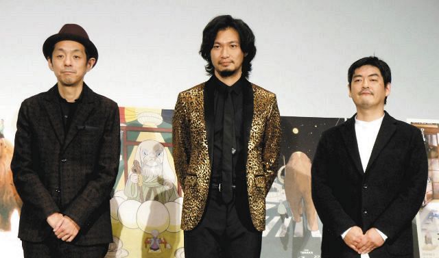舞台あいさつに登場した（左から）宮藤官九郎、青木崇高、沖田修一監督