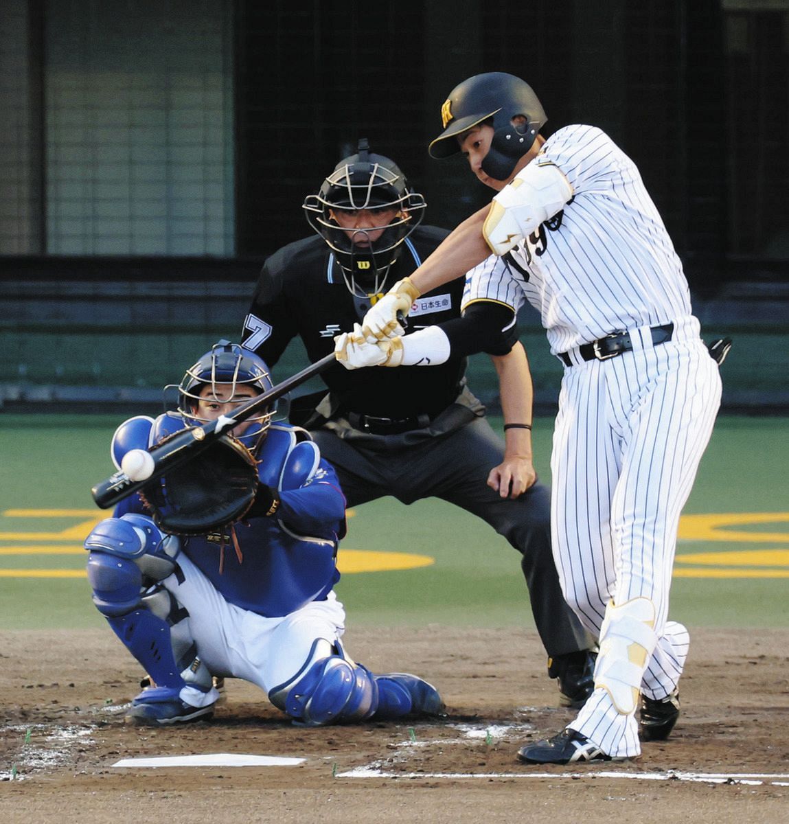阪神・立石正広、プロ初出場で初打席の初球を初安打で『立石くん