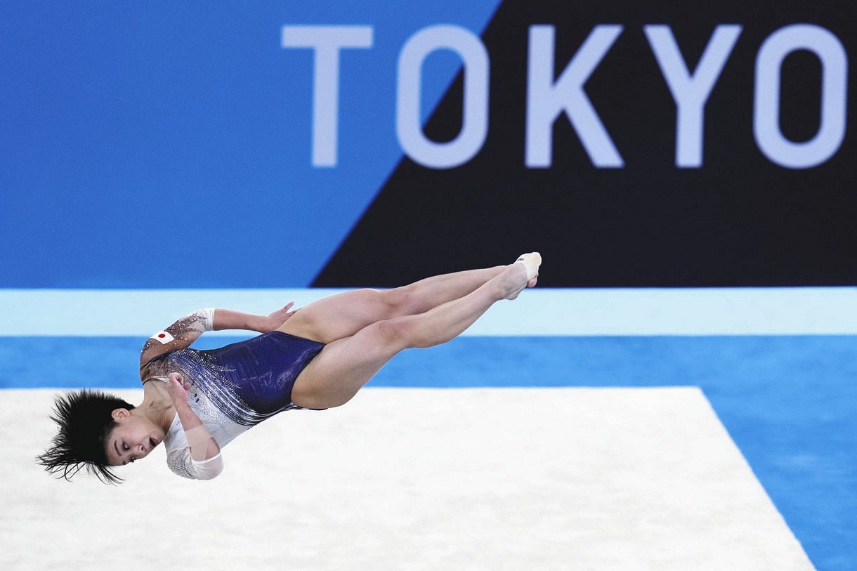 写真】銅メダルを獲得した村上茉愛の『ひねり』：中日スポーツ・東京中