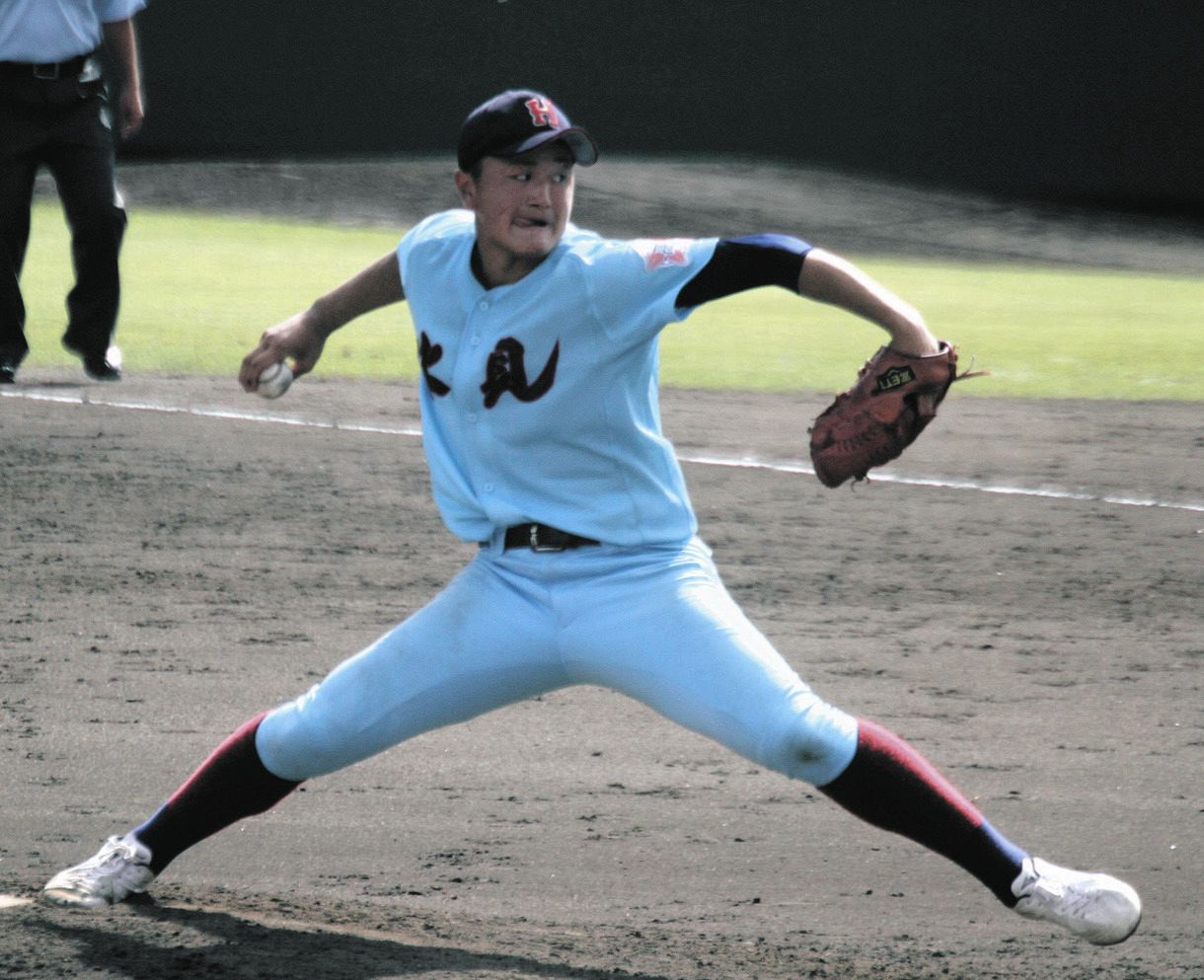 氷見がベスト8 192球熱投！143キロ右腕・青野が延長12回、遊学館を完封