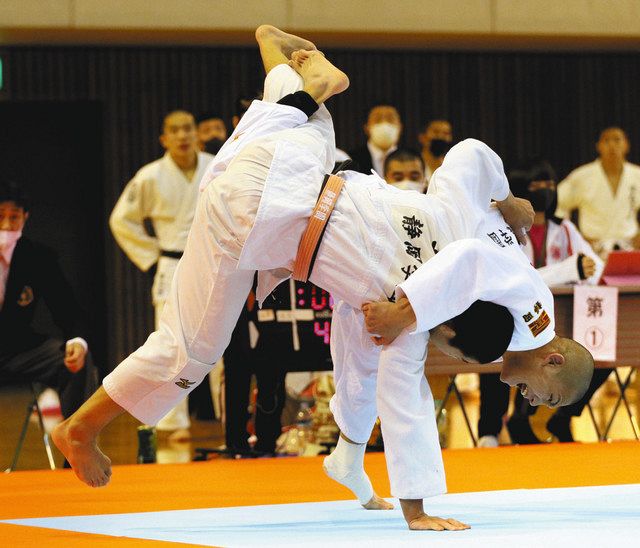 男子66キロ岡本 女子63キロ片桐が初優勝 県高校新人柔道 中日新聞しずおかweb 男子66キロ岡本 女子63キロ片桐が初優勝 県高校新人柔道 中日新聞しずおかweb
