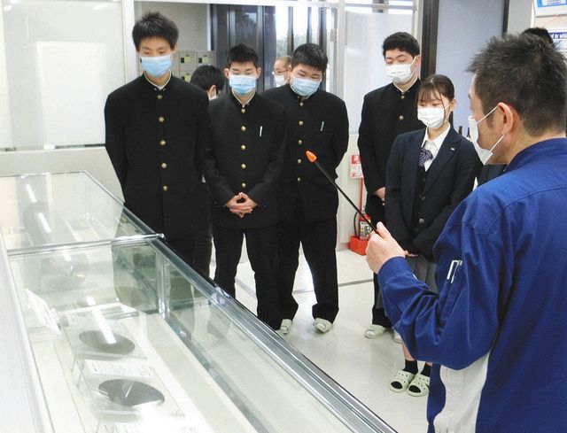 職業選び きっかけに 工場や工事現場見学 砺波工高 全２年生