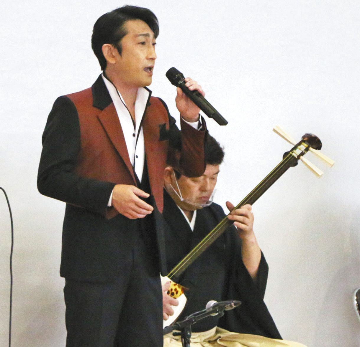 初めて生で聴く歌に鳥肌 福田こうへい 故郷盛岡で公演 民謡を継承してもらえたら幸せ 中日スポーツ 東京中日スポーツ 初めて生で聴く歌に鳥肌 福田こうへい 故郷盛岡で公演 民謡を継承してもらえたら幸せ 中日スポーツ 東京中日スポーツ