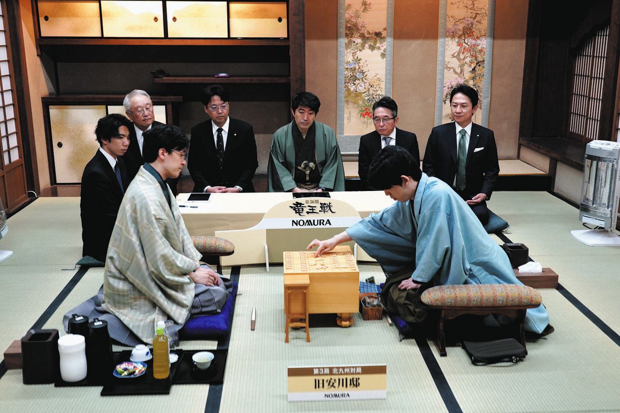 藤井竜王の昼食は「北の海鮮バターライスっちゃ」伊藤匠七段と長考合戦