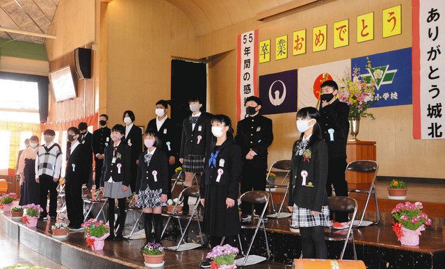 最後の卒業式 夢の灯いつまでも 4月に統合の諏訪 城北小 中日新聞web 最後の卒業式 夢の灯いつまでも 4月に統合の諏訪 城北小 中日新聞web