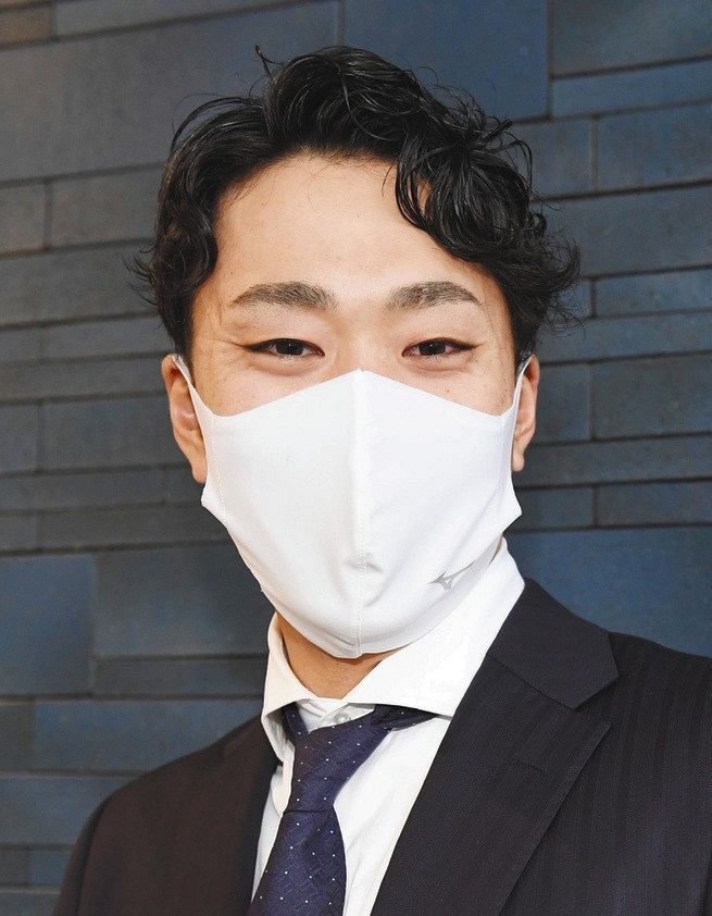 【DeNA】2000の一発ギャグを持つ男・ドラフト1位入江は投球もギャグ披露も「恥ずかしがらずに威風堂々」：中日スポーツ・東京中日スポーツ