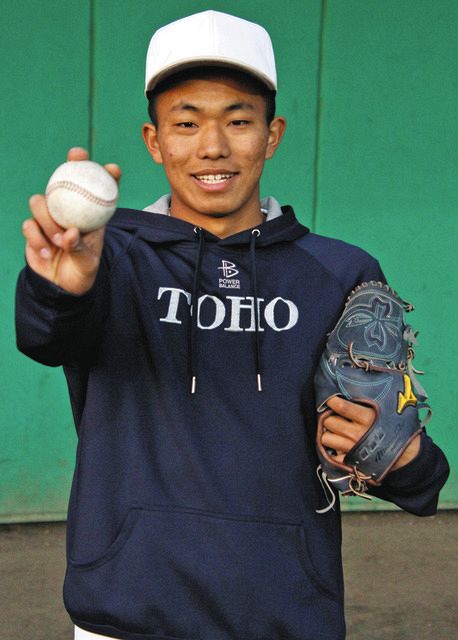 東邦・宮国凌空、沖縄出身149キロ右腕 大阪桐蔭・前田に次こそ投げ勝つ