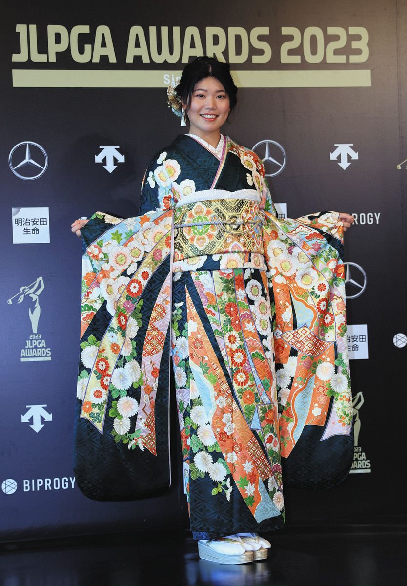 ◇女子ゴルフ 桜井心那、小祝さくら、吉田優利ら年間表彰式【写真