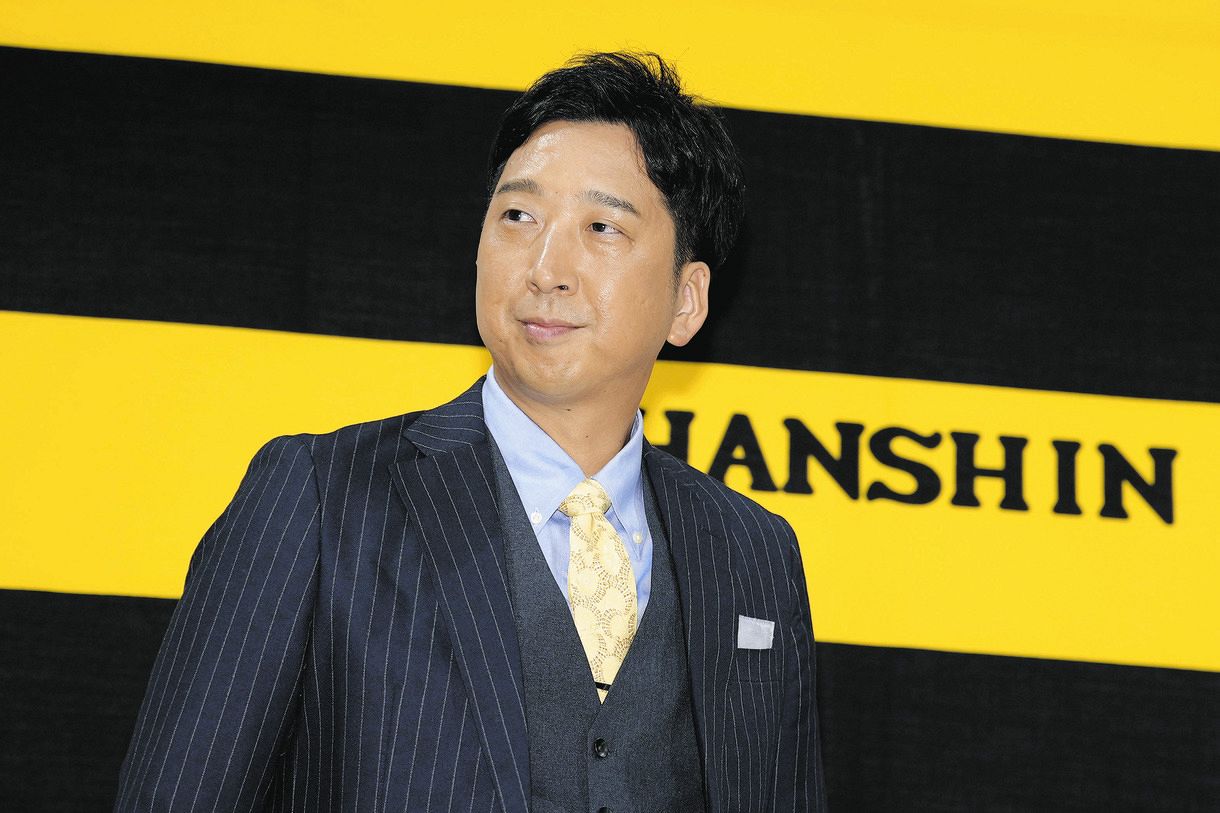 ◇藤川球児新監督、鮮やかイエローネクタイで就任会見【写真複数】：中