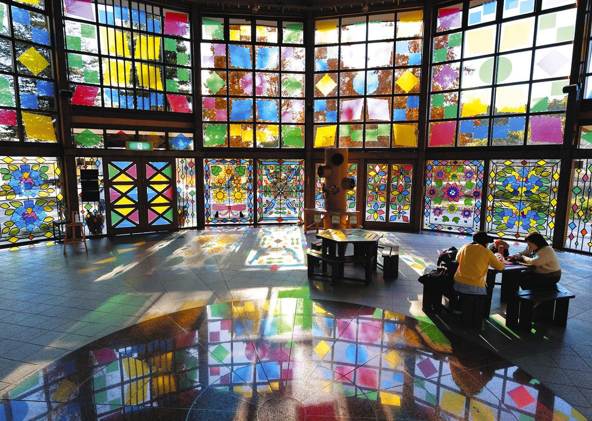 ガラス鏡台【モノ市場東浦店】 冬季限定、万華鏡の世界 愛知県東浦町の於大公園「このはな館」：中日
