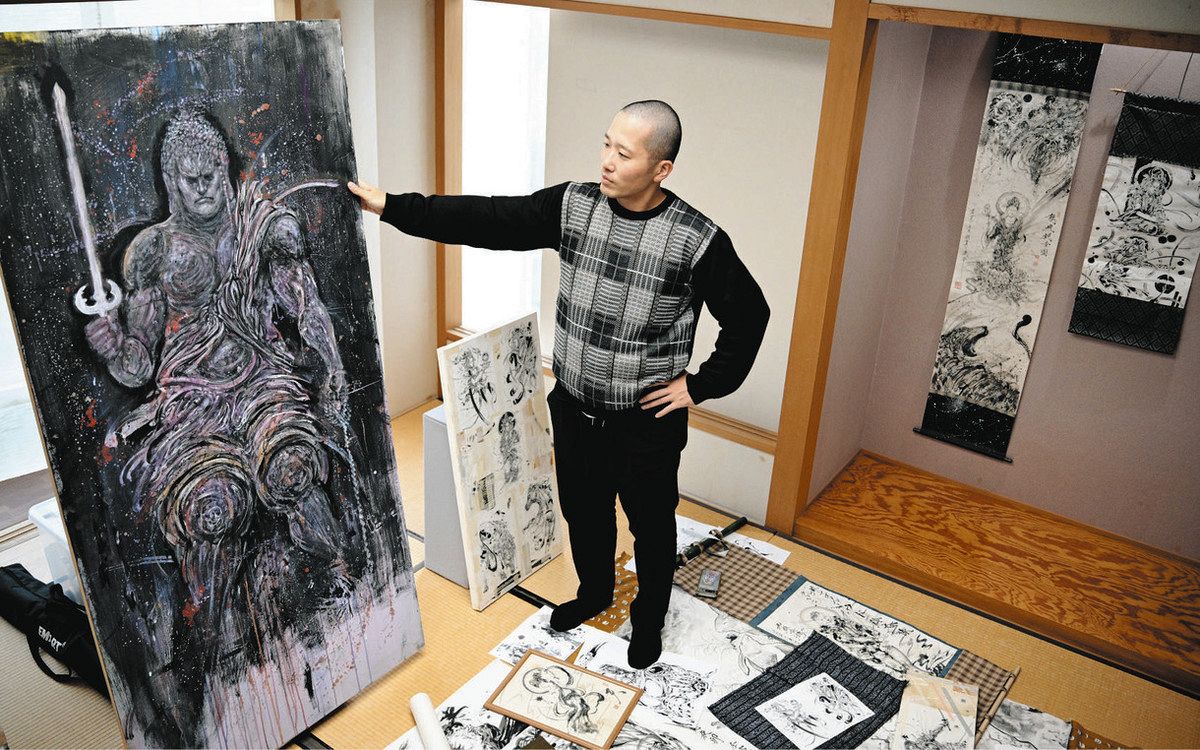 水墨画が図書館をまるっと占拠 津島・観音寺の長谷川副住職の作品展