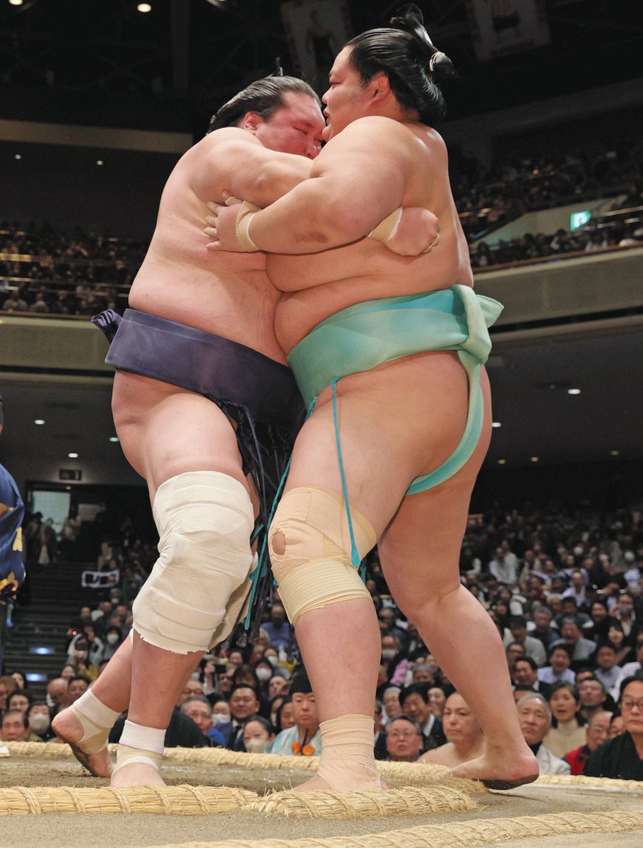 琴ノ若、横綱照ノ富士に寄り切られ2敗目 支度部屋でショックにじ