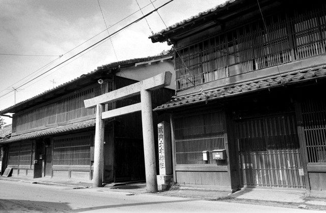 鈴鹿の記憶 坂尾富司さんの写真から＞ 東海道・石薬師宿：中日新聞Web