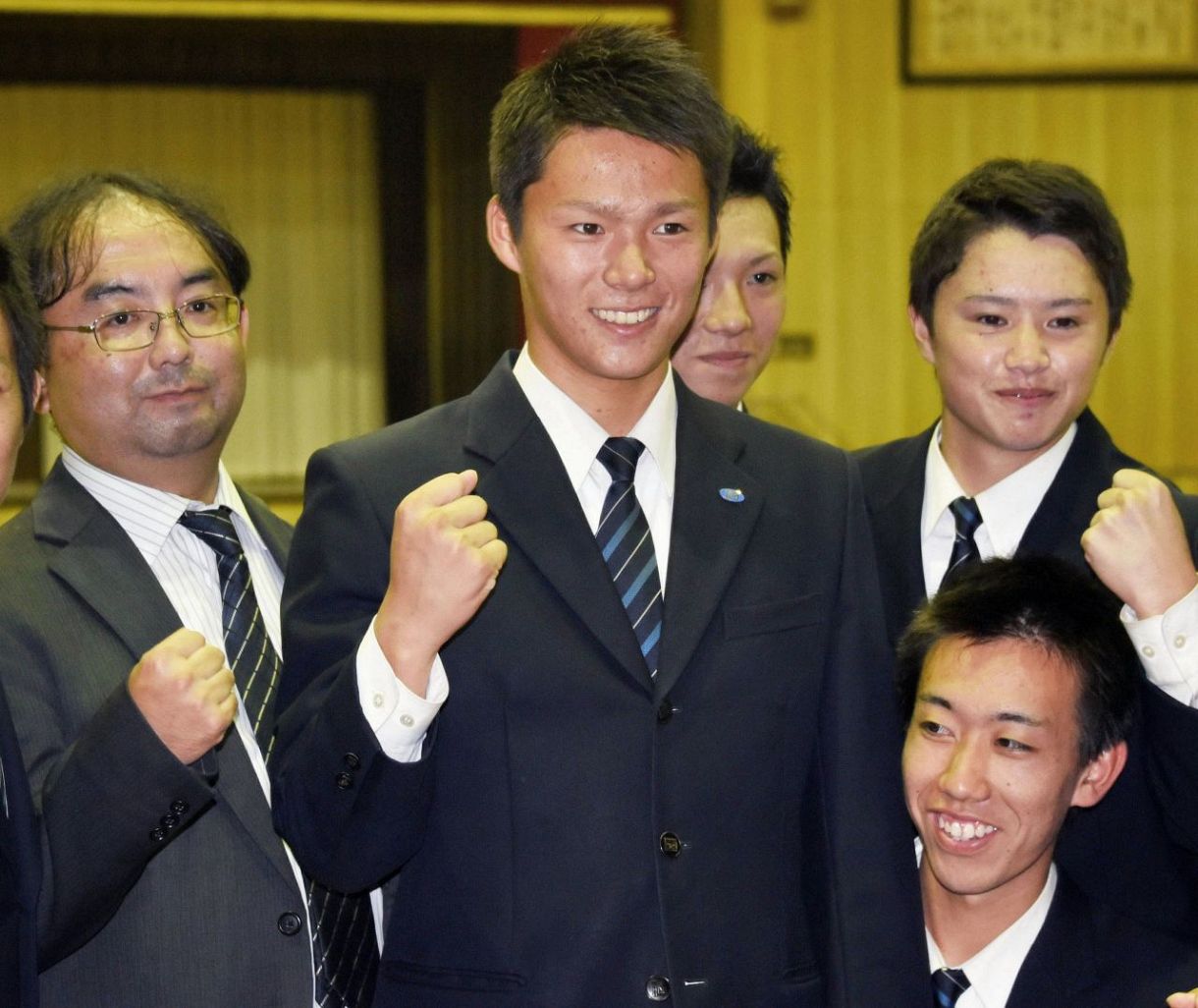 山本 由伸 高校