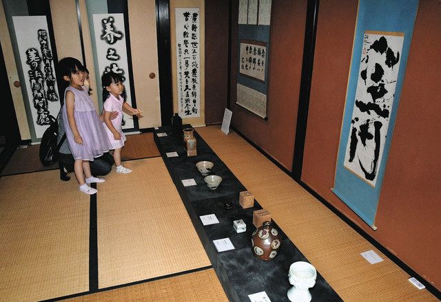 びょうぶ、掛け軸…お宝今だけ 城端・善徳寺で虫干法会：北陸中日新聞Web