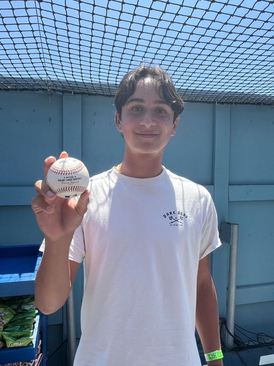 大谷翔平、快挙の37号本塁打ボールはイケメン高校生が獲得…大谷大好き