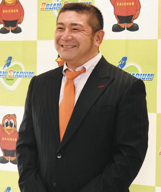 競輪　小嶋敬二選手　サイン入りグローブ 800勝「よく頑張った」 53歳、金沢出身 競輪・小嶋選手 喜び：北陸中日