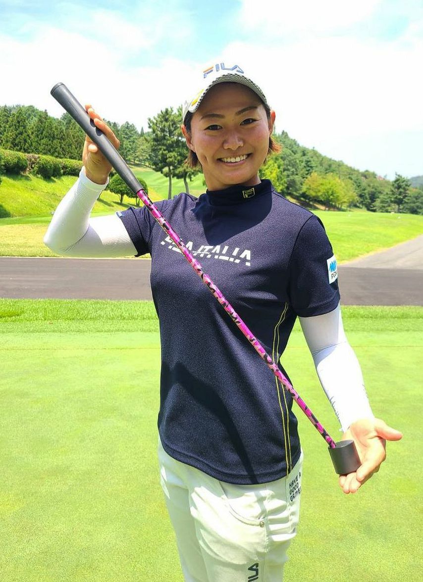 渋野の大先輩 西木裕紀子が初の単独首位発進 ツアー初ｖへ自作おにぎりほおばりながら戦う 女子ゴルフ 中日スポーツ 東京中日スポーツ