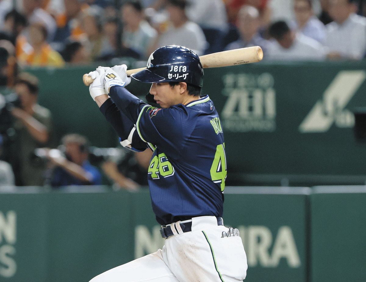 太田竜　琉球孤独立と万類共存 巨人・リチャードとヤクルト・太田賢吾が激突、両者倒れ込む