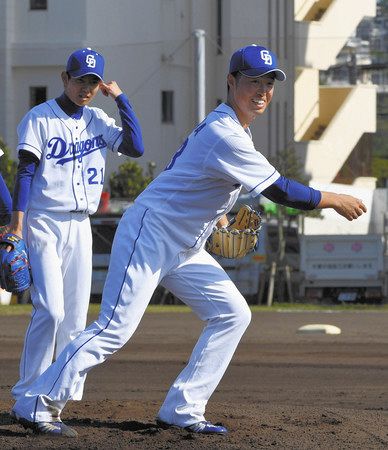 三ツ間 無念の途中離脱 背中の張りは左肋骨疲労骨折だった 中日スポーツ 東京中日スポーツ