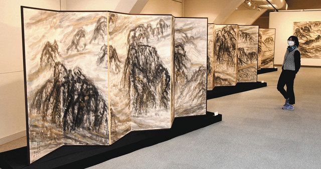 アジアと故郷 山々力強く 福野 朝日出身 長崎さん日本画展 北陸中日新聞web