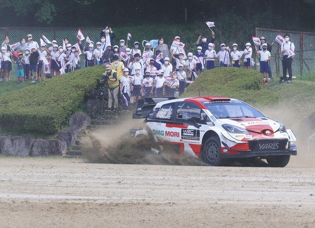 目の前で迫力のドリフト走行　ラリー開催地の豊田・旭地区で教室